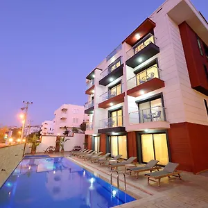 Otel Saatlı, Çeşme